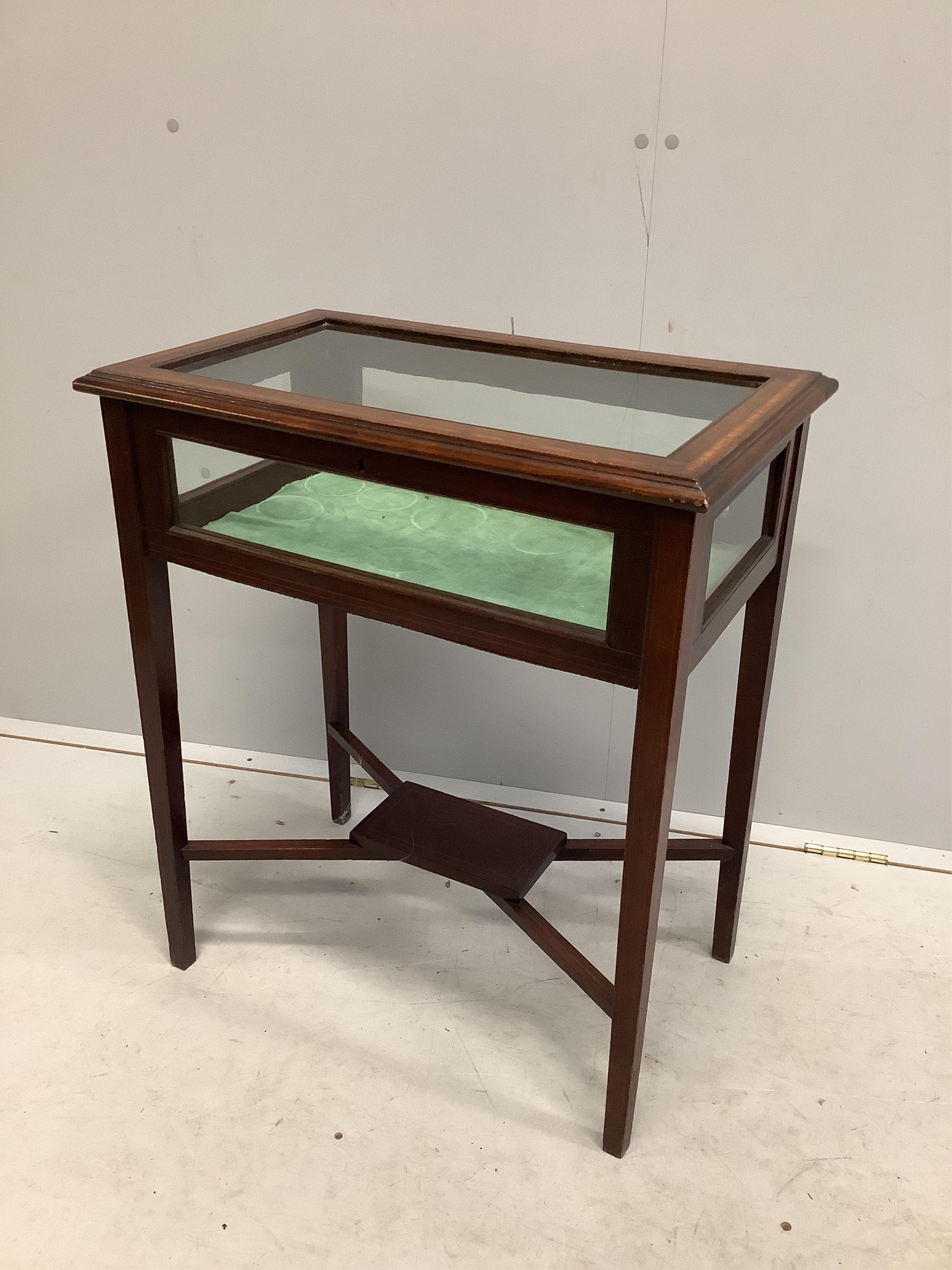 An Edwardian satinwood banded mahogany bijouterie table, width 60cm, depth 37cm, height 71cm. Condition - fair